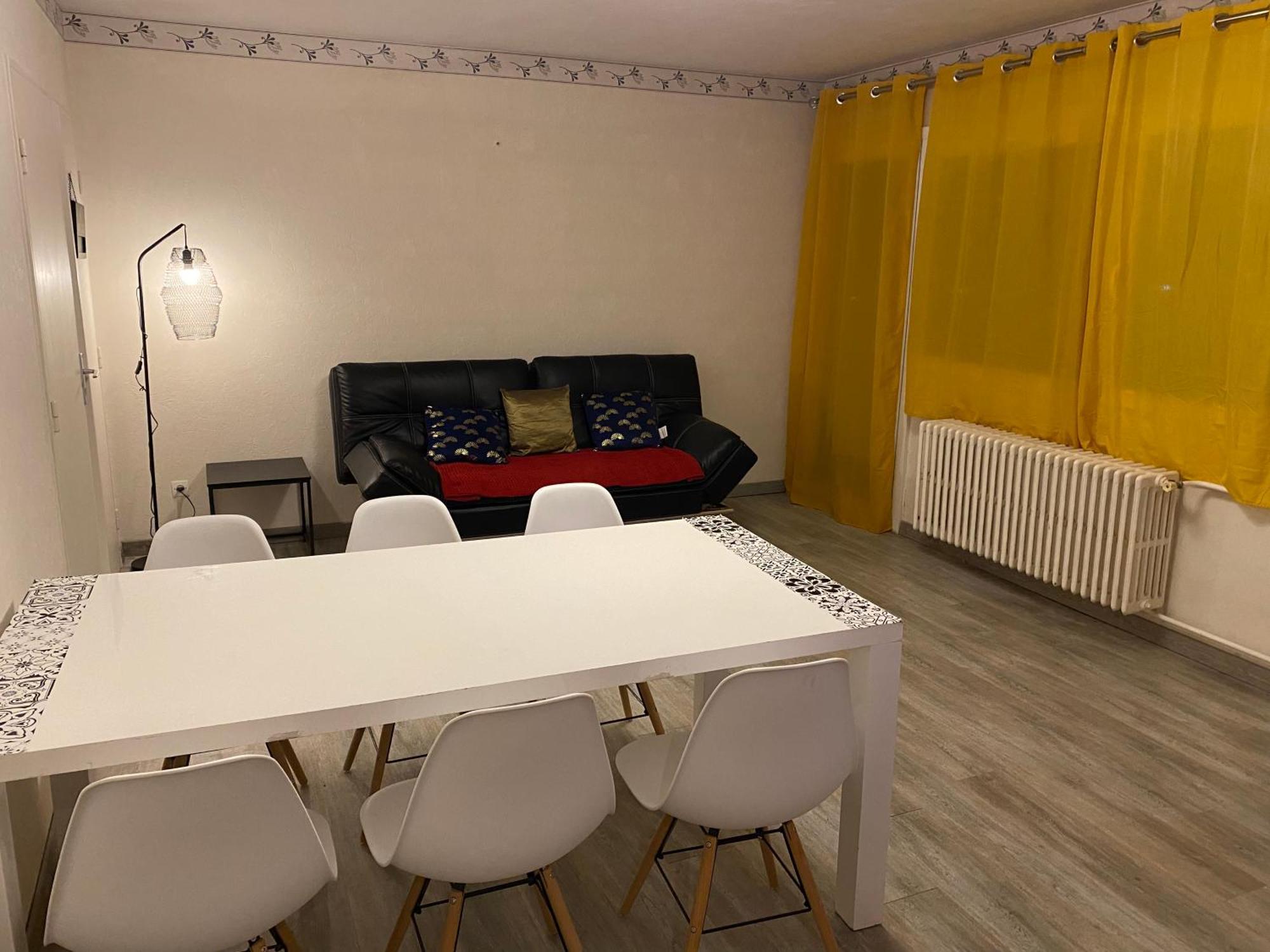 Le Verlaine Apartment